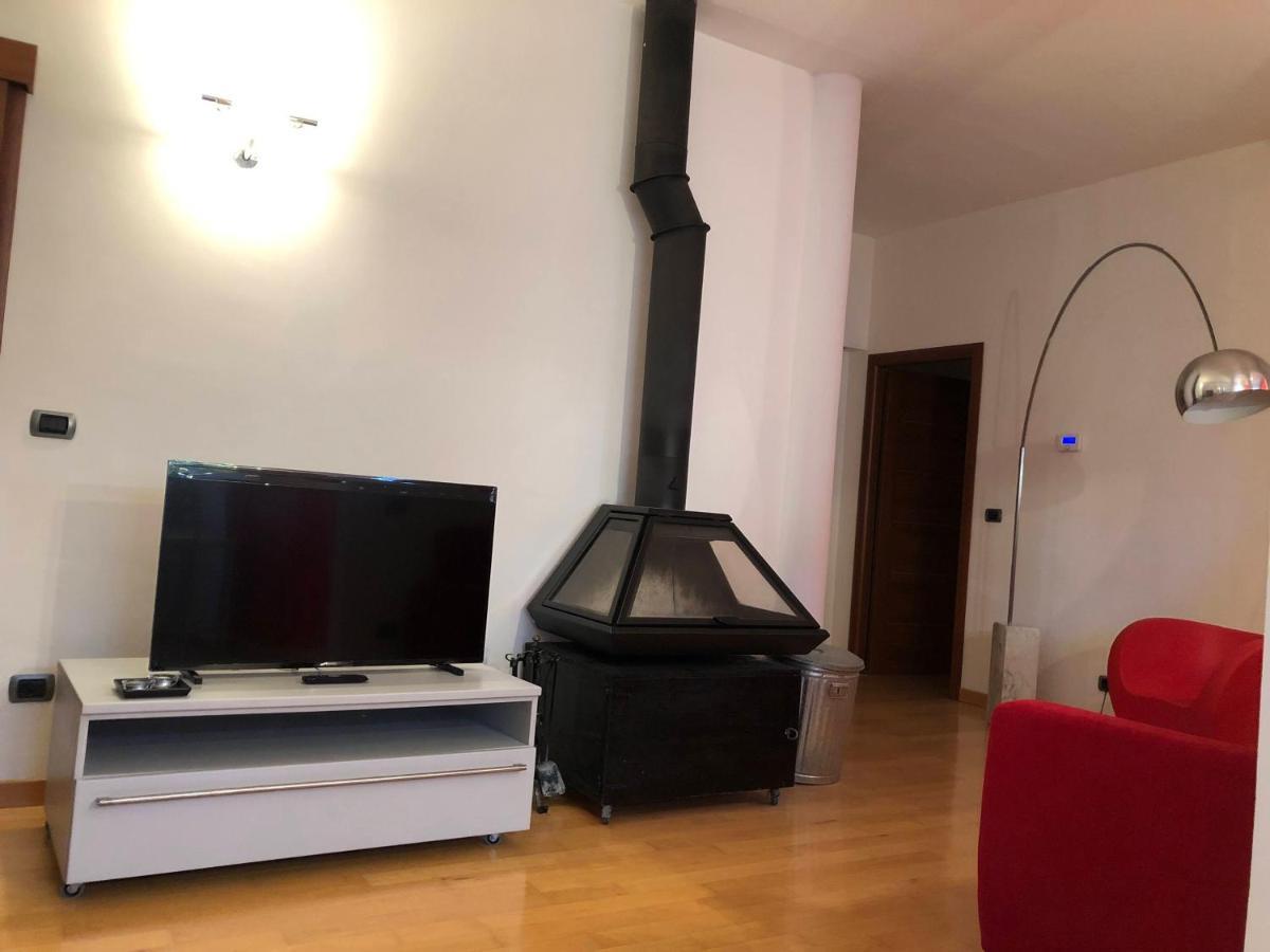 Appartamento A Casa Di Tamy ฟาบริอาโน ภายนอก รูปภาพ